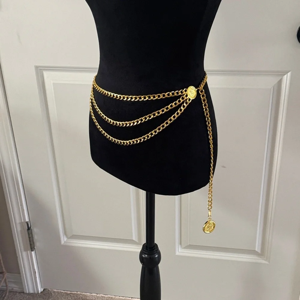 ✨Gold Chanel Rue Cambon Chain Belt w/Medallions authentic w/COA-GREAT CONDITION✨ - Picture 1 of 11
